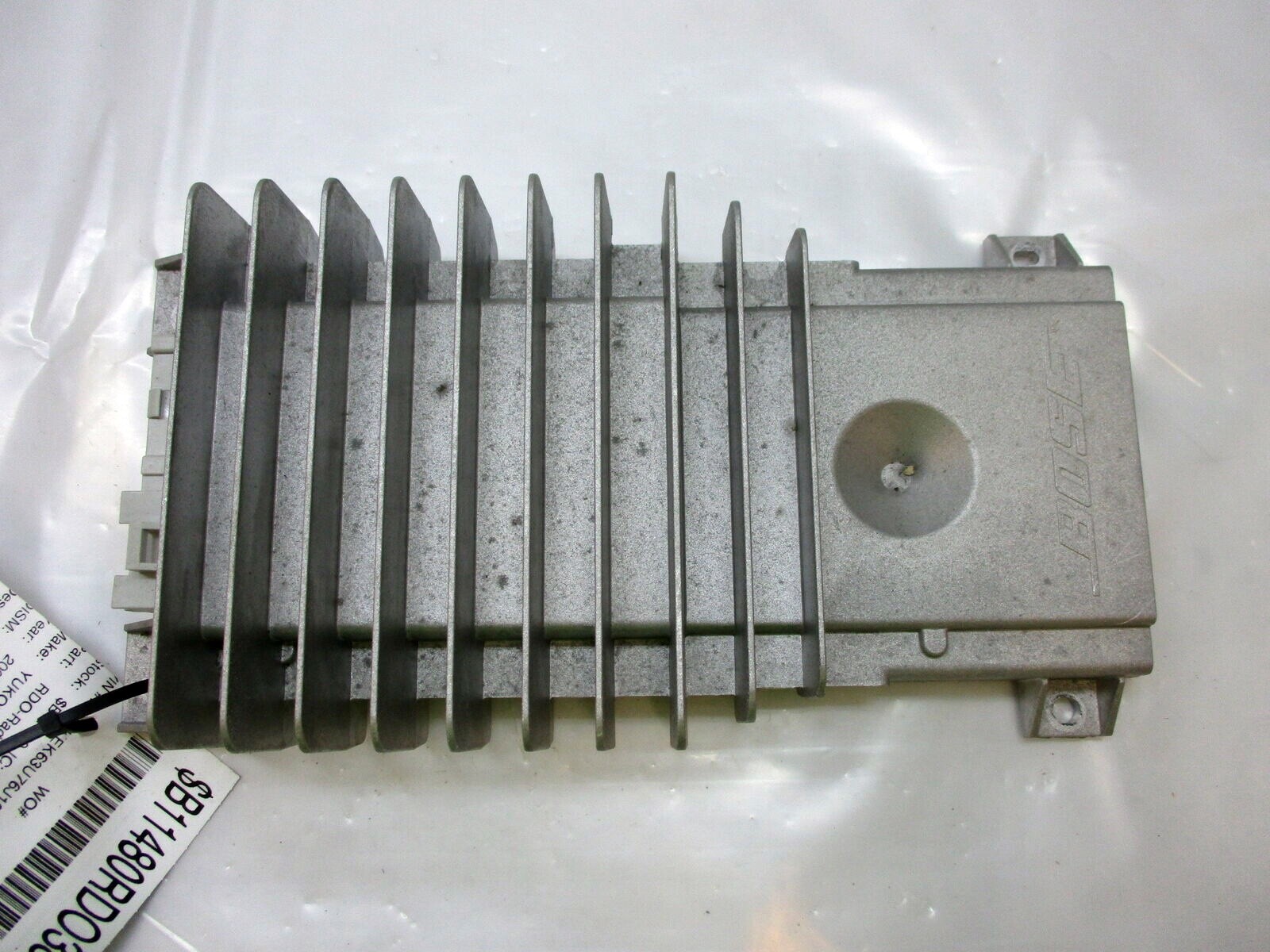 キャデラック エスカレード　Bose アンプ　 No 25939529 キャデラック エスカレード Bose アンプ No 25939529