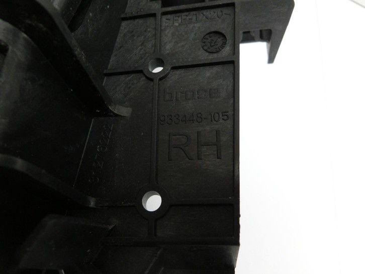 Volvo V40 525 12-16 Kombi Halter Träger Aufnahme Führung für Türschloss Rechts Hinten Volvo V40 525 12-16... Vorschau 2