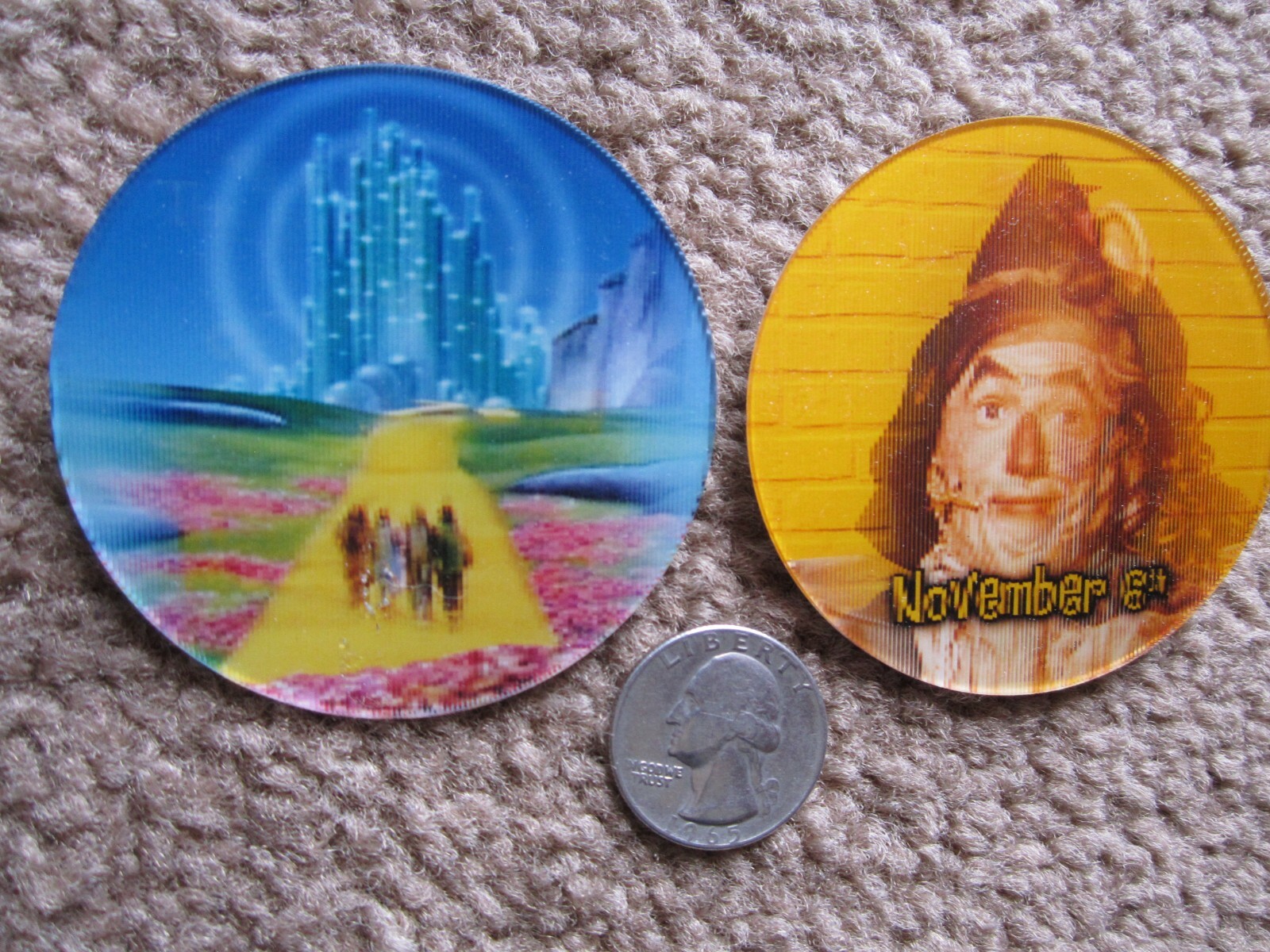 Lot of 2 different WIZARD OF OZ flasher PROMO PINS from movie theater