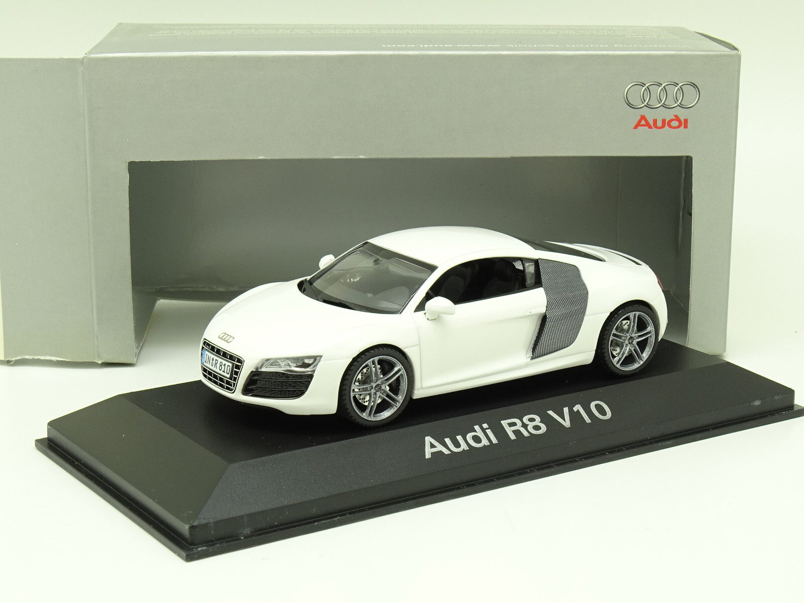 Schuco Audi R8 ダイキャストミニカー 限定版 1:43 Schuco Audi R8 ダイキャストミニカー 限定版 1:43 Schuco 1/43