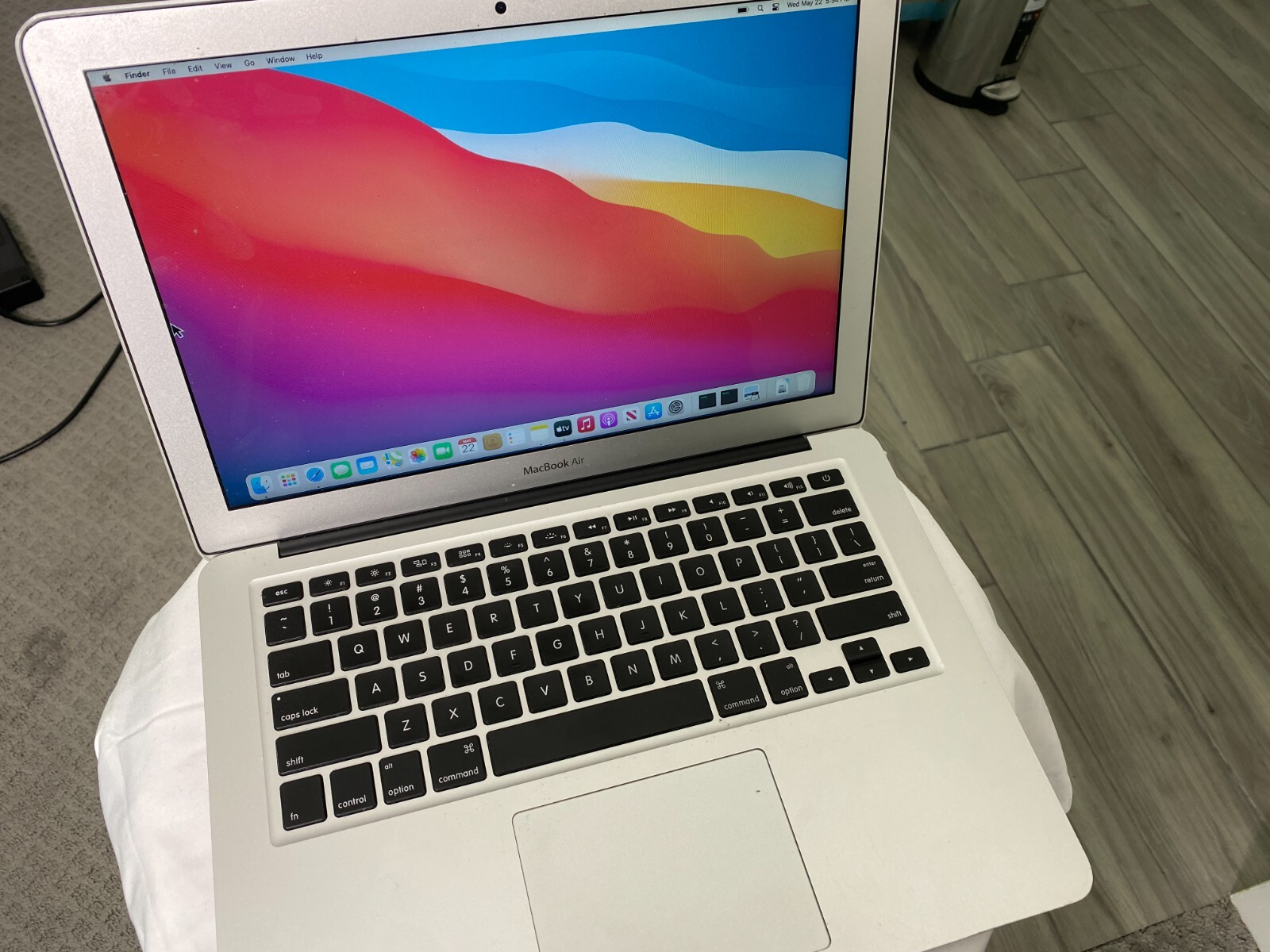 MacBook Air MD760 13インチ Core-i5/4GB Amazon.com: Apple MacBook Air MD760LL/A Intel Core i5-4260U