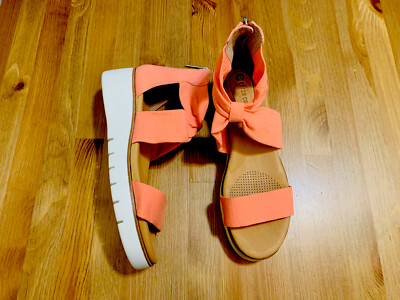 Corso Como Brianka open toe platform back zip sandals shoes salmon NWOB size 8.5