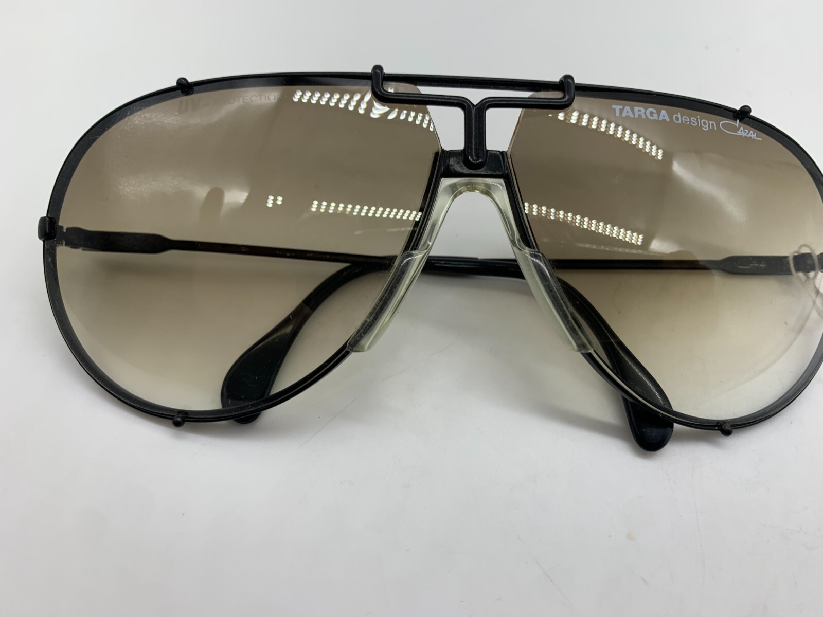 Cazal スポーティーサングラス グレー 楽天市場】サングラス カザール CAZAL mod 9098-001 ブラック