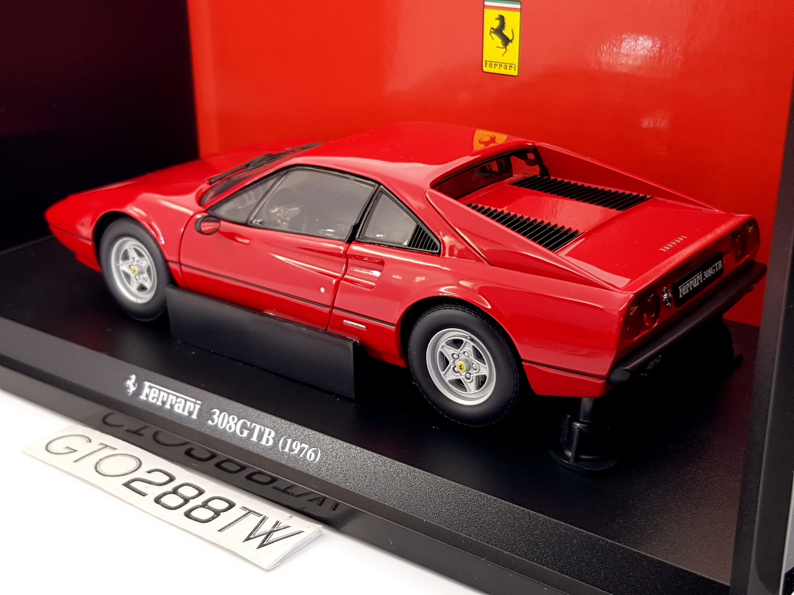 Kyosho 1:18 scale Ferrari 308 GTB 1976 - Red (308GTB) *Die Kyosho 1:18 scale Ferrari 308 GTB 1976 - Red (308GTB) *Die