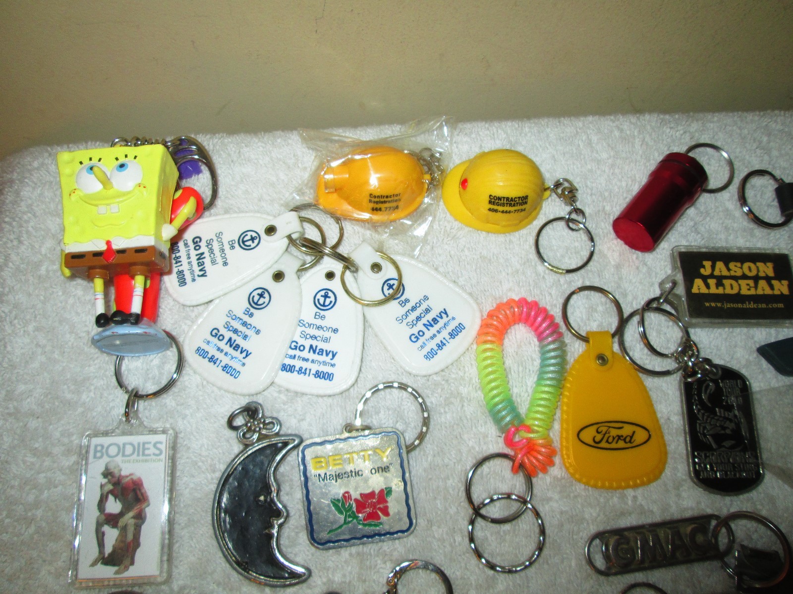 113 KEYCHAIN LOT SOME VINTAGE ADVERTISING AUTO COMIC OPENER DISNEY SNOOPY FOBS +