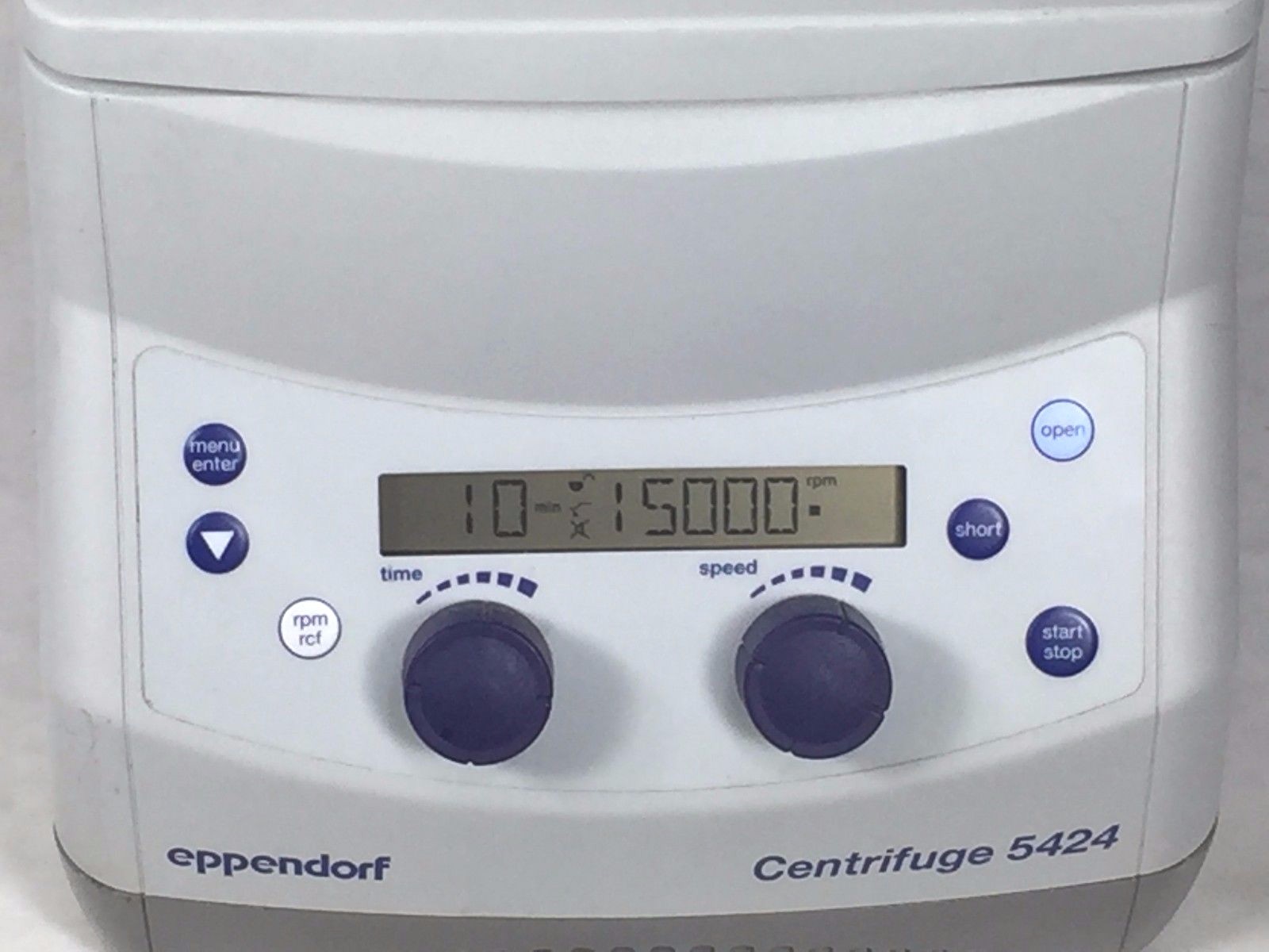 Eppendorf 5424 Centrifuge w/ Rotor FA-45-24-11 & Lid Microcentrifuge