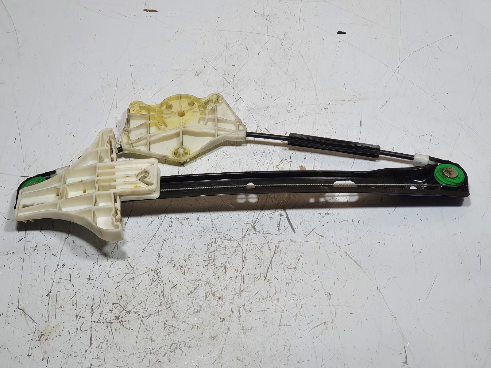 2009 Jetta VW LEFT REAR WND REG 1KM 02/06-07/11 1K5839461 image 2