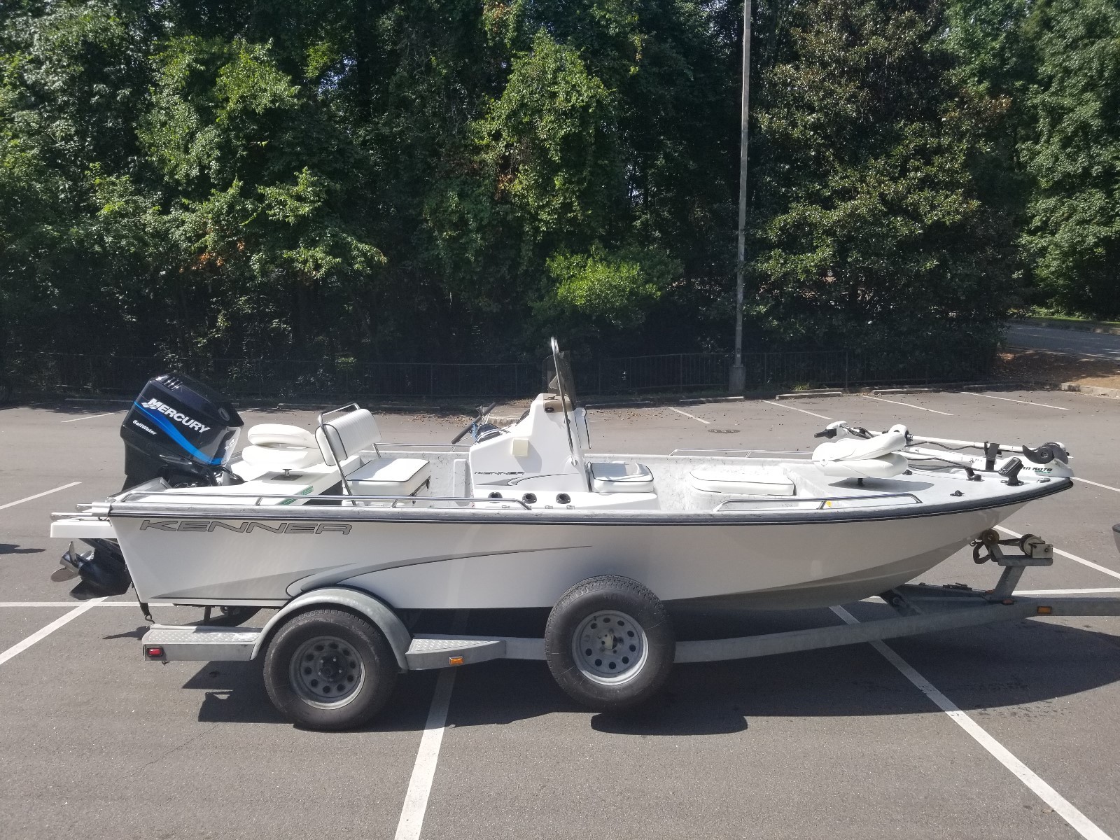 2003 Center Console Kenner 18V-135 w/Mercury 90 HP