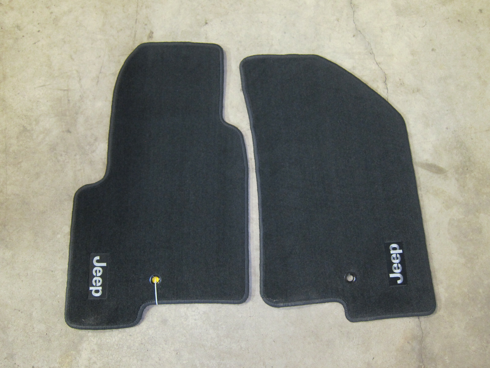 20142016 Jeep Compass/Patriot Front & Rear Black Carpeted Floor Mats