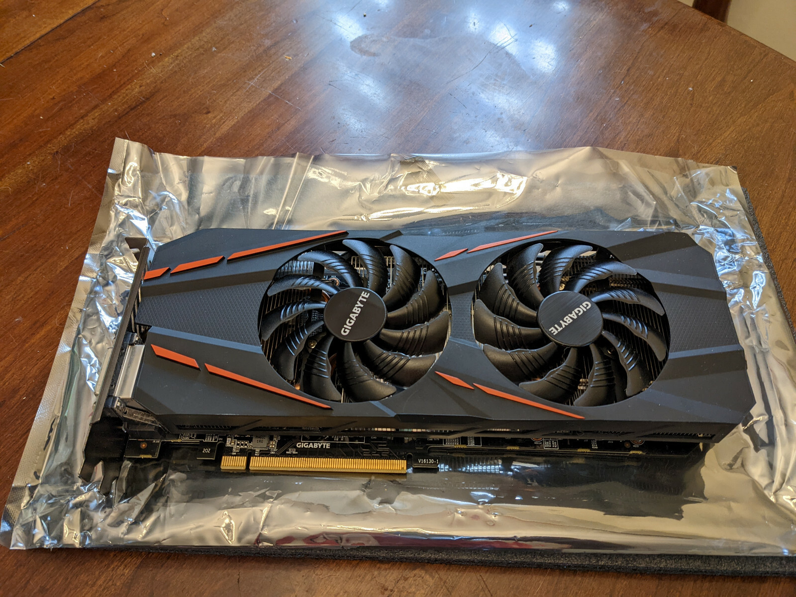 GIGABYTE GeForce GTX 1060 GV-N1060G1 GAMING-6GD REV 2.0 6GB