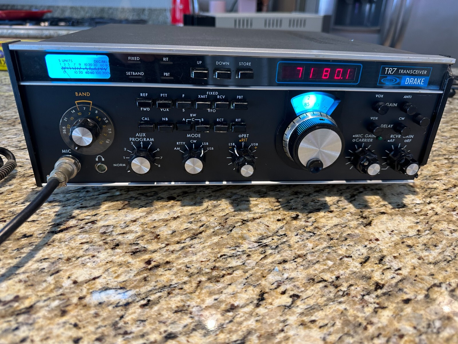 Drake TR7 Late Model Transceiver with D104 Mic and all 4 filter slots
