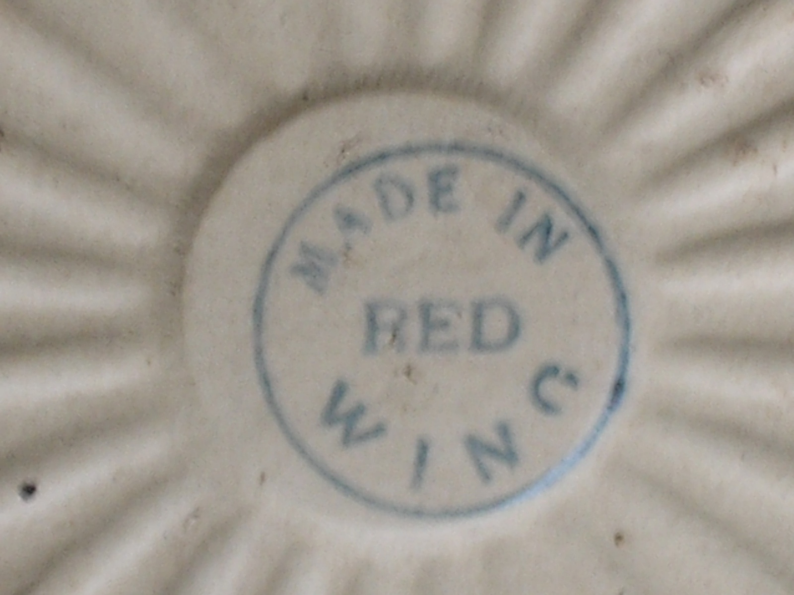 Lennox South Dakota Red Wing Spongeband Casserole  RARE Misspelled