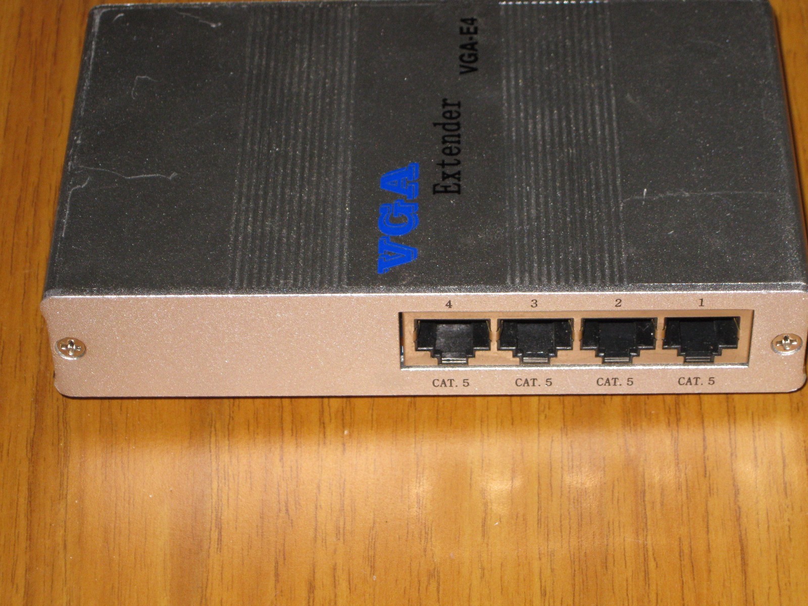 SmartView VGA-E4 4-Port VGA over CAT5 Extender Local Unit with Remote Unit VGA-R