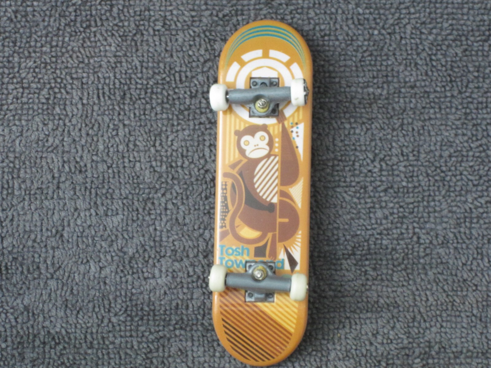 【超美品】【未使用】element TOSH TOWNEND スケートボード 青 超美品】【未使用】element TOSH TOWNEND スケートボード 青