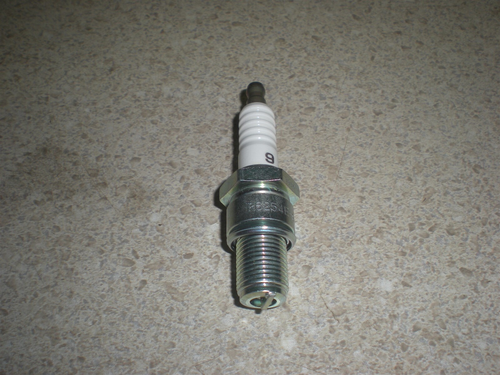 NGK RACING COMPETITION SPARK PLUGS R6254E-9 STOCK NUMBER 5583 NGK