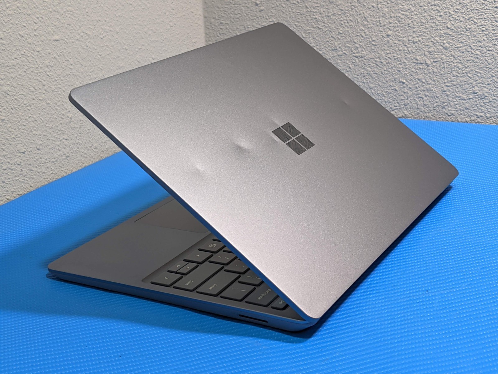 Microsoft Surface Laptop Go 2 12.4" Touch i5-1135G7 8GB 128GB Win 11 Home - Thumbnail 3