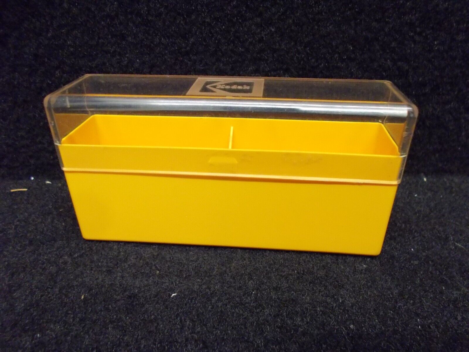 Kodak Diabox mit Deckel,  passend fr ca 16 Dias,  gelb. #K-356-12