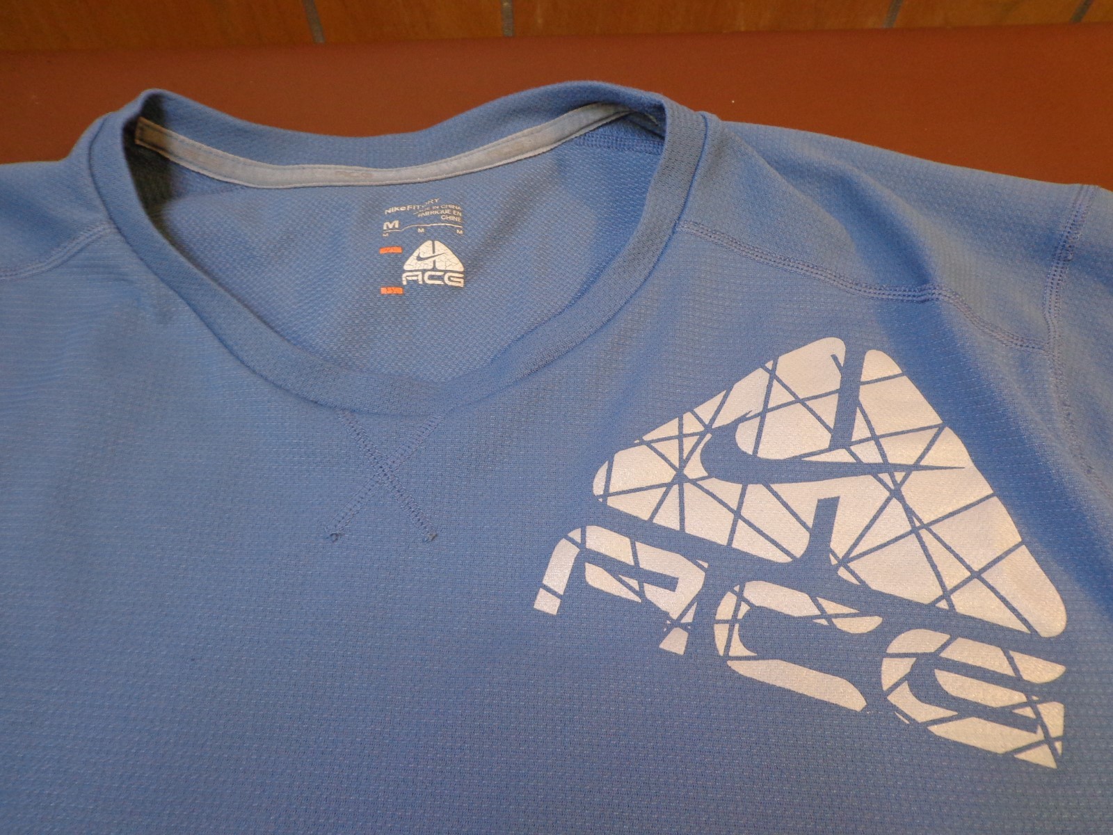 Nike ACG FIT DRY T-Shirt Medium Hiking Outdoors All