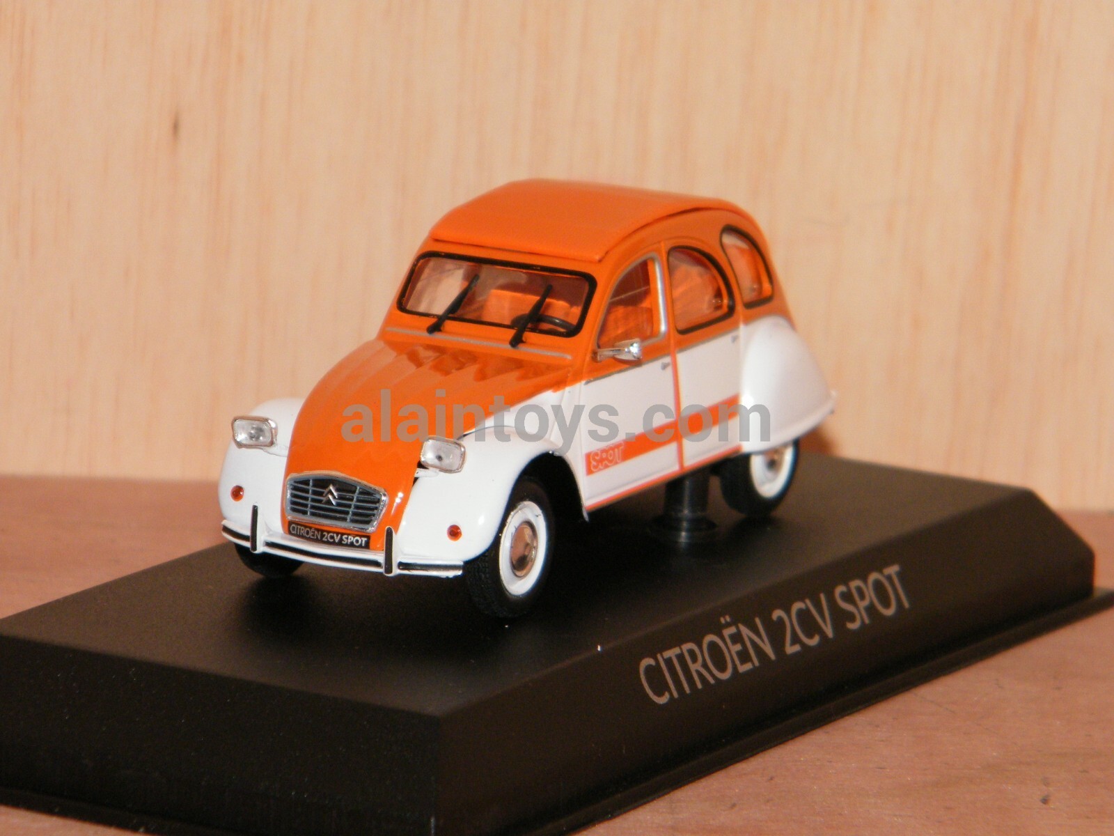 MINICHAMPS Citroën 2CV 1976 オレンジ MINICHAMPS Citroën 2CV 1976 オレンジ