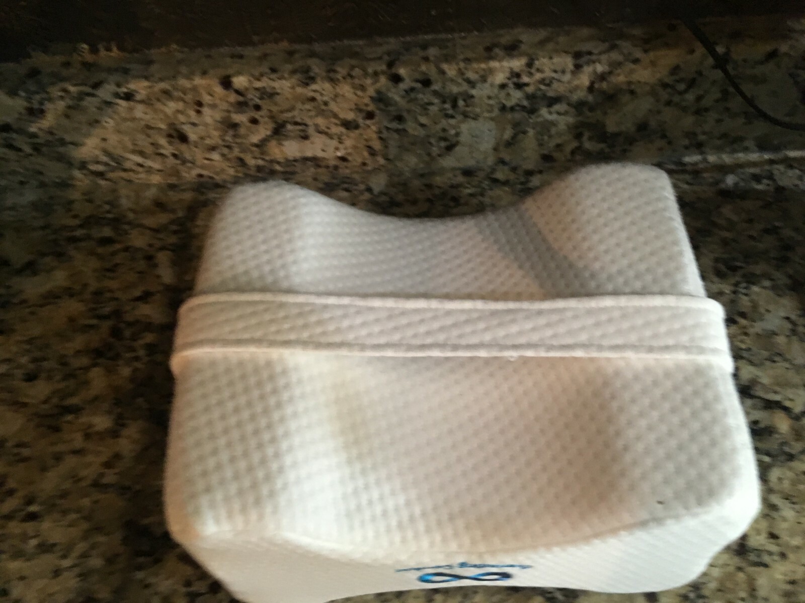 Everlasting Comfort 100% Pure Memory Foam Knee Pillow with Adjustable Strap