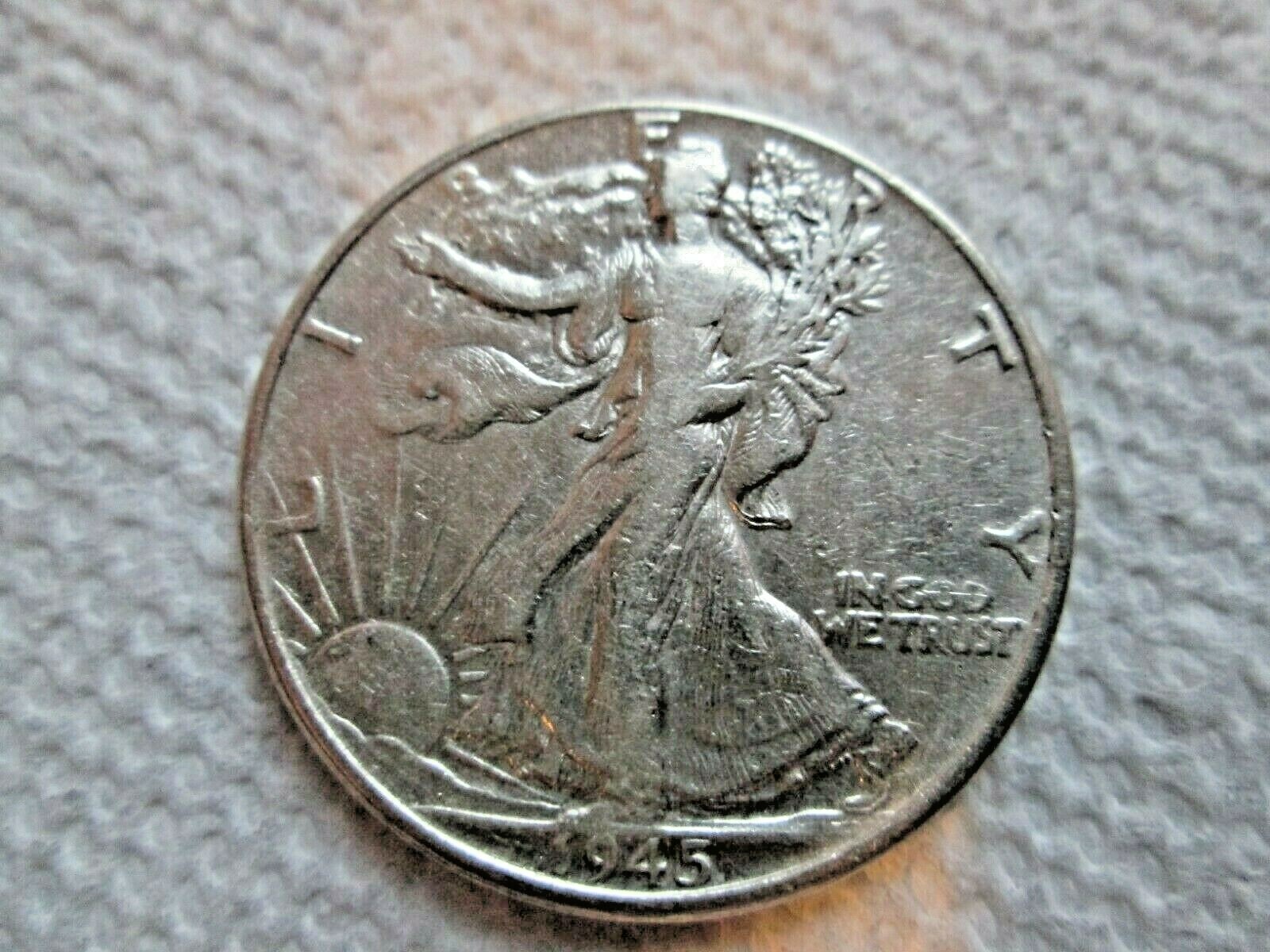 1945 P walking liberty half dollar Silver Coin, Nice Condition! - 512