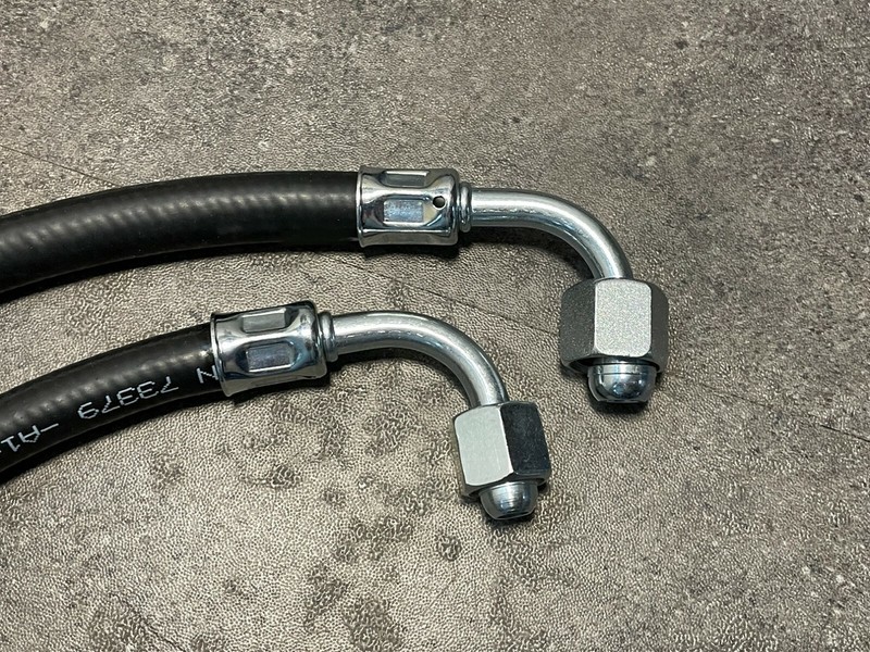 Kraftstoffleitung Benzinleitung Opel Calibra V6 C25xe X25xe + 2x Schelle