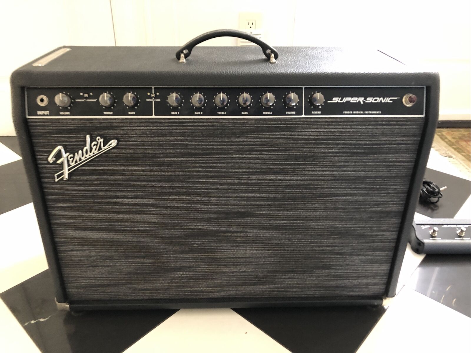 Fender 120V Super-Sonic 22 Celestion Loudspeaker Tube Guitar Fender 120V Super-Sonic 22 Celestion Loudspeaker Tube Guitar