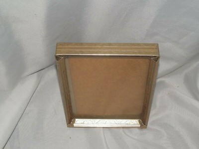 PRE-OWNED SILVER TONE METAL TABLE TOP PICTURE FRAME