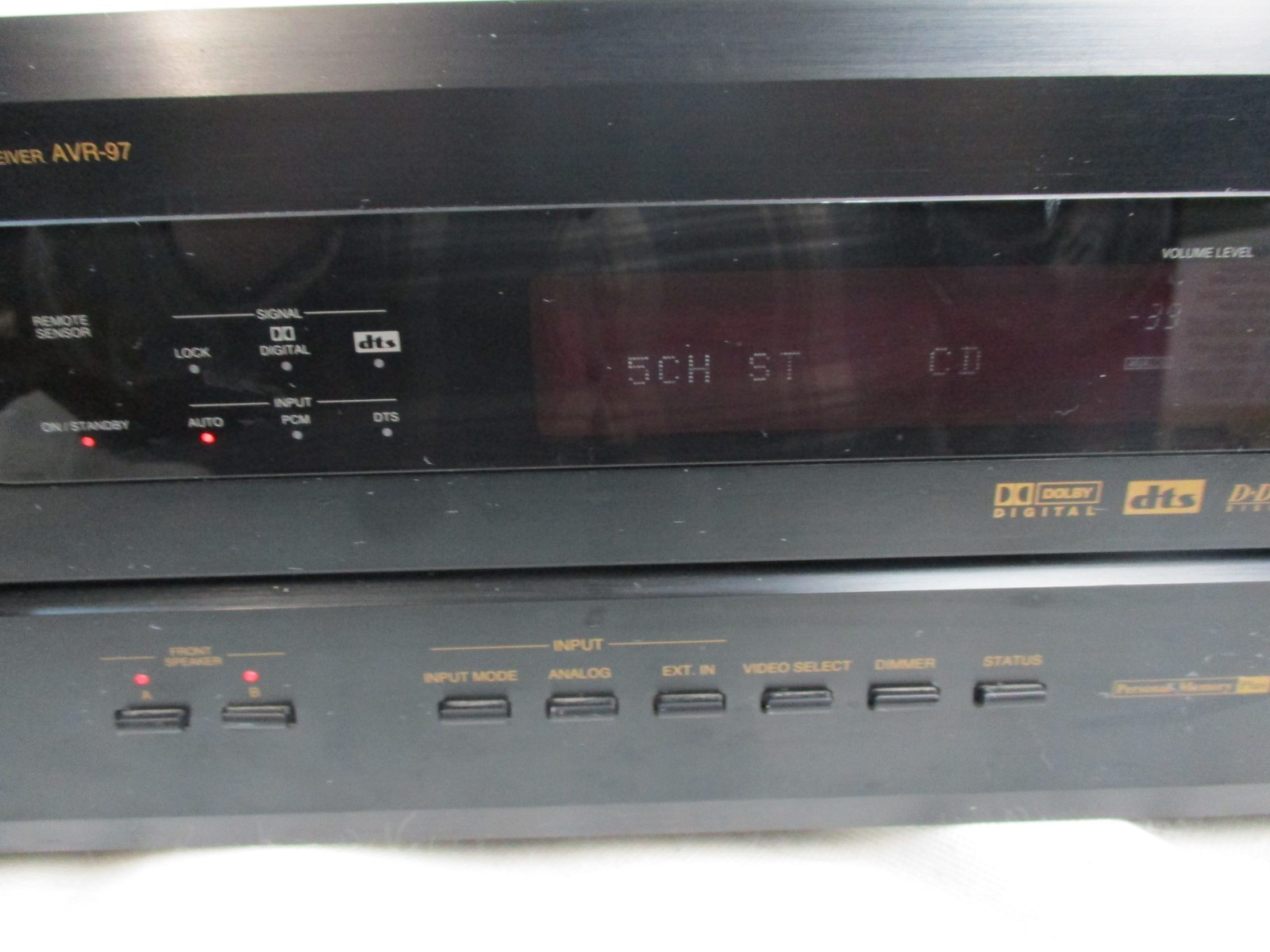 EUC Denon AVR-97  AVR97  AV Reciever with remote bundle