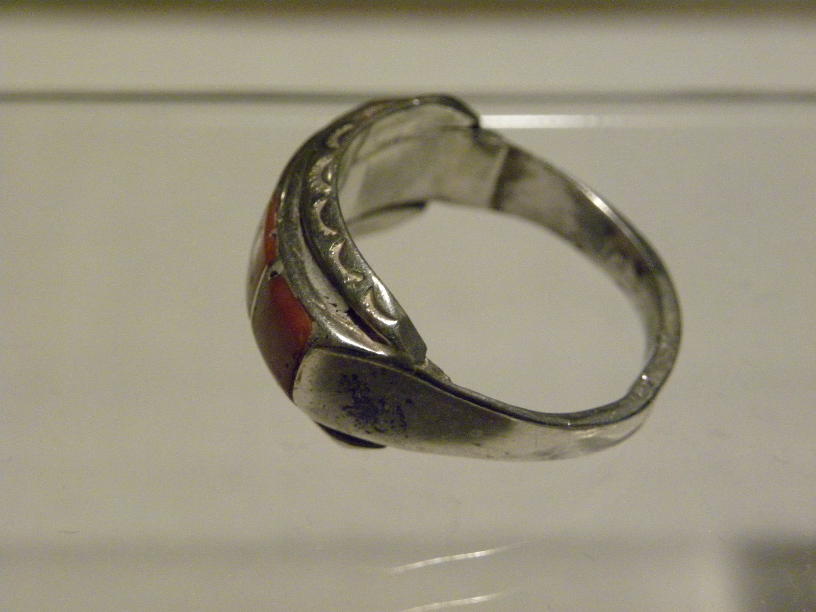 Vintage Inlaid Coral Sterling Silver Band Ring Size 11.25 Stamped Edging