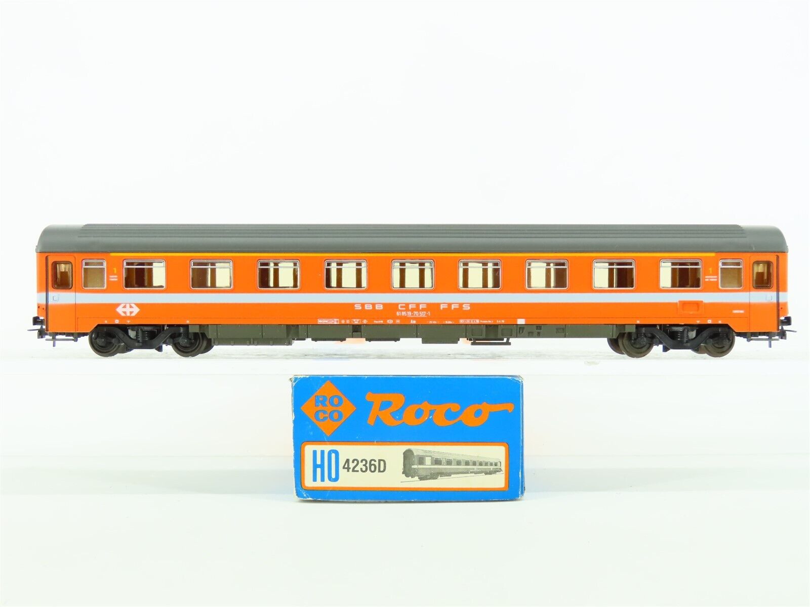 HO Scale Roco 4236D SBB CFF FFS Swiss 1st Class Corridor HO Scale Roco 4236D SBB CFF FFS Swiss 1st Class Corridor