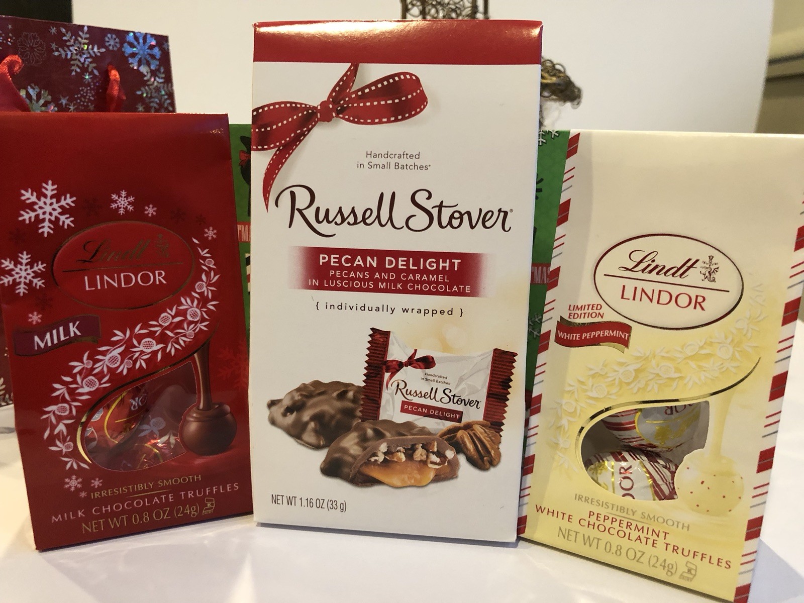 Christmas Chocolate Lovers PEPPERMINT LINDOR TRUFFLES RUSSELL STOVER Candy Gift