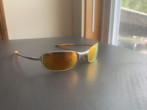 Oakley Square Wire 2.0 Silver Fire Iridium Spring Hinges 05 Oakley Square Wire 2.0 Silver Fire Iridium Spring Hinges 05