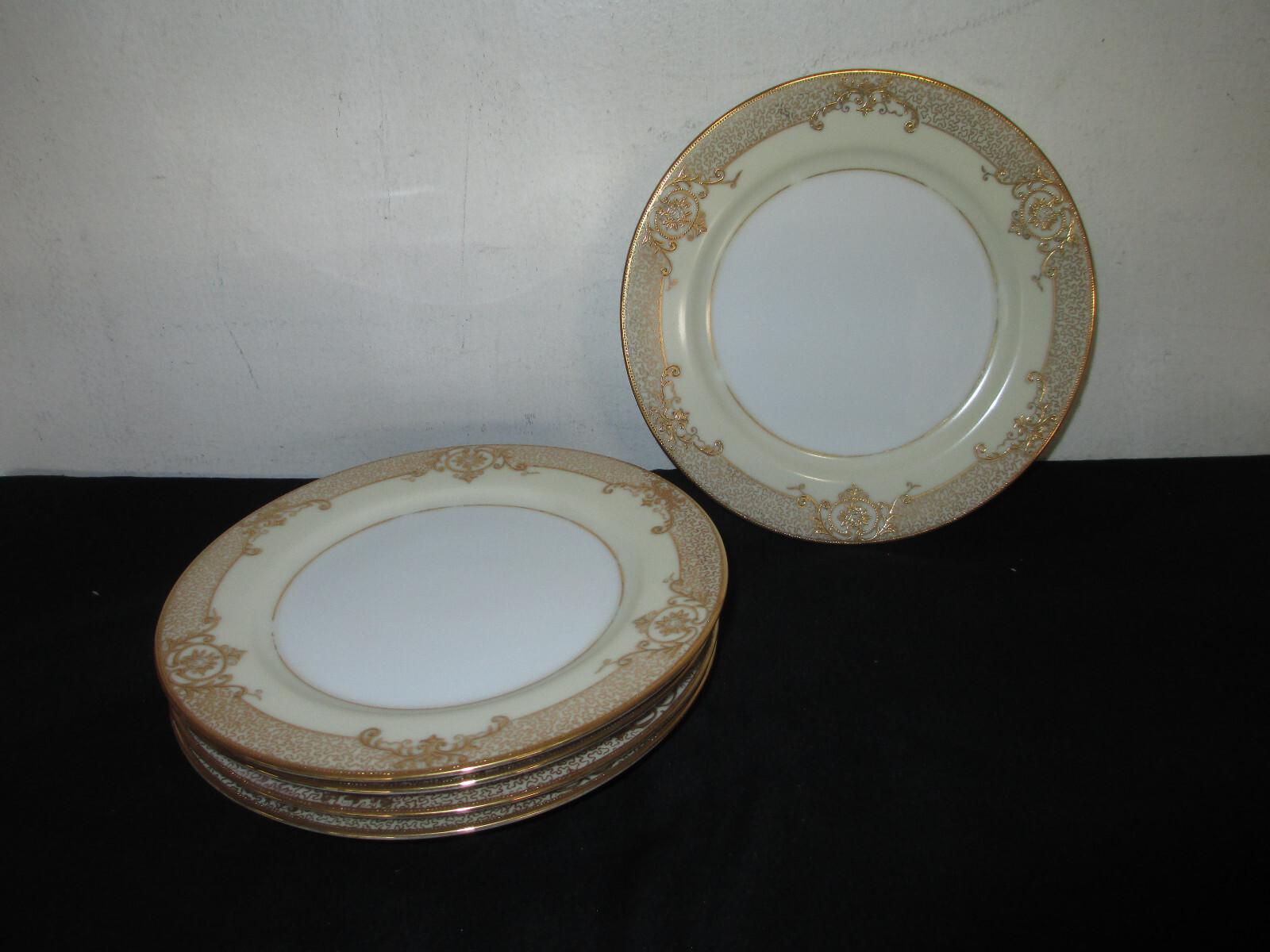 め*い様 Noritake 4人分セット シグニチャー チェーン柄　プラチナセッ め*い様 Noritake 4人分セット シグニチャー チェーン柄