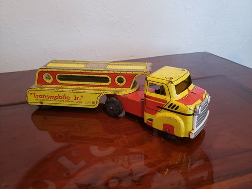 Vintage 1940's Wyandotte Yellow & Red 
