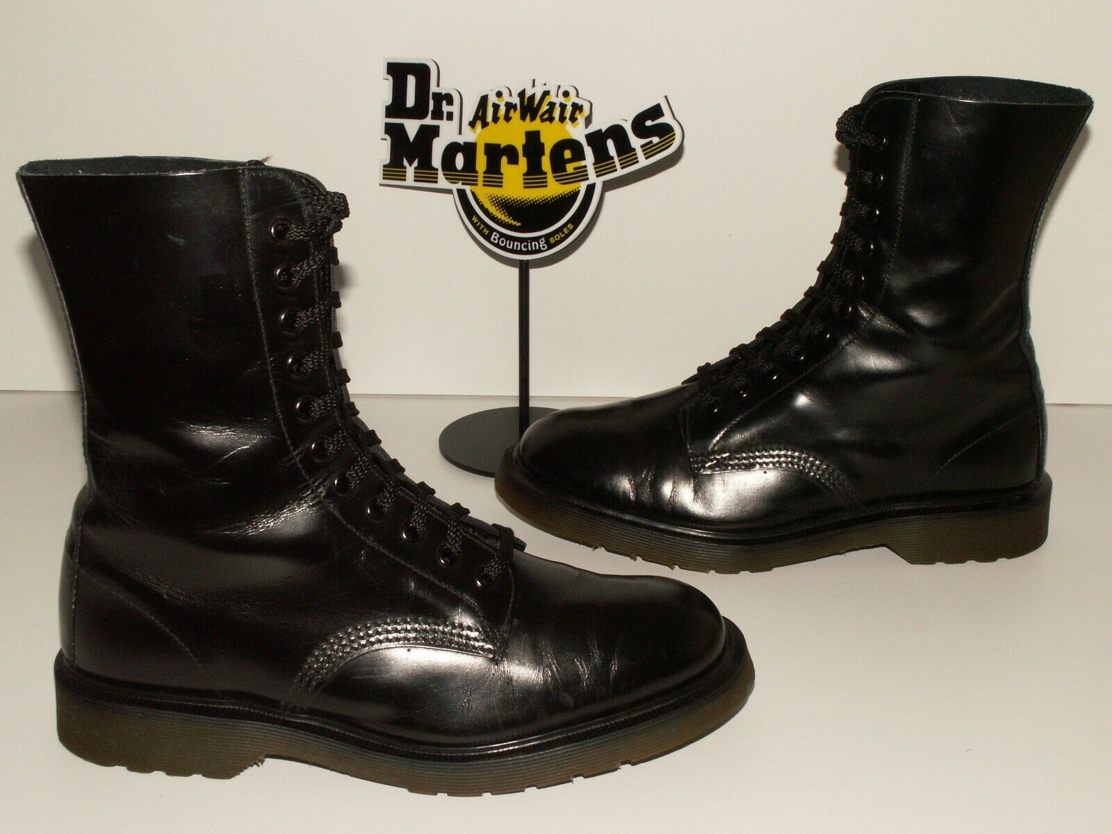 vintage SOLOVAIR (Dr Martens) 11-eye leather boots made in vintage SOLOVAIR (Dr Martens) 11-eye leather boots made in