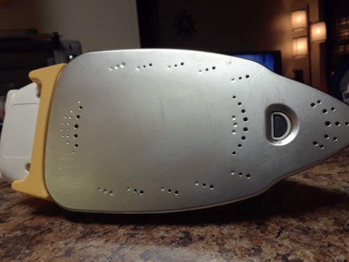 Oliso Pro TG1600 Smart Iron (Yellow) Excellent Condition.