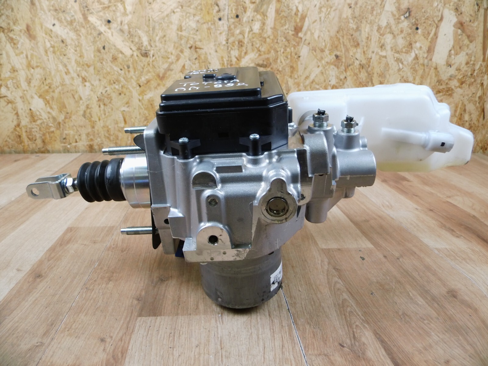 Toyota Corolla Cross pump booster brake modulator 47210