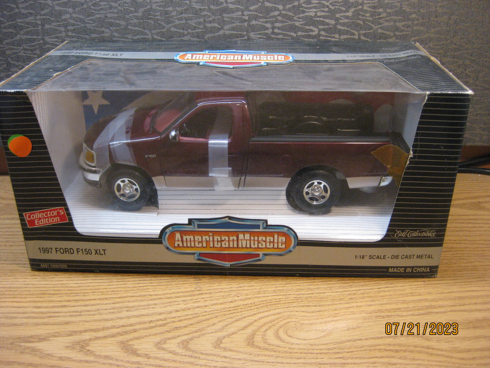 1/18 1997 FORD F-150 XLT PICK-UP , MAROON , ERTL /AMERICAN
