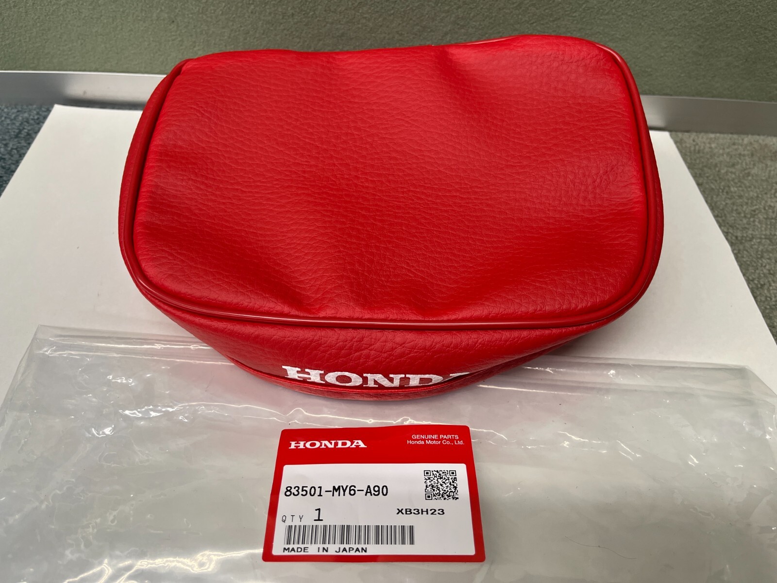 Honda OEM Tail Bag Red 1991 XR250R 93-00 XR600R 01-21 XR650L Honda OEM Tail Bag Red 1991 XR250R 93-00 XR600R 01-21 XR650L