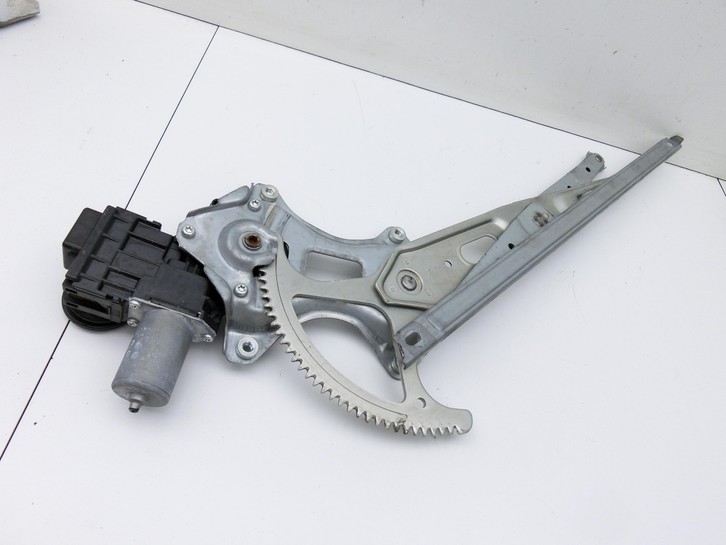 Toyota Prius + Plus W40 Kombi Fensterhebermotor mit Fensterheber Rechts Hinten Toyota Prius + Plus W40 15.11.2015... Vorschau 4