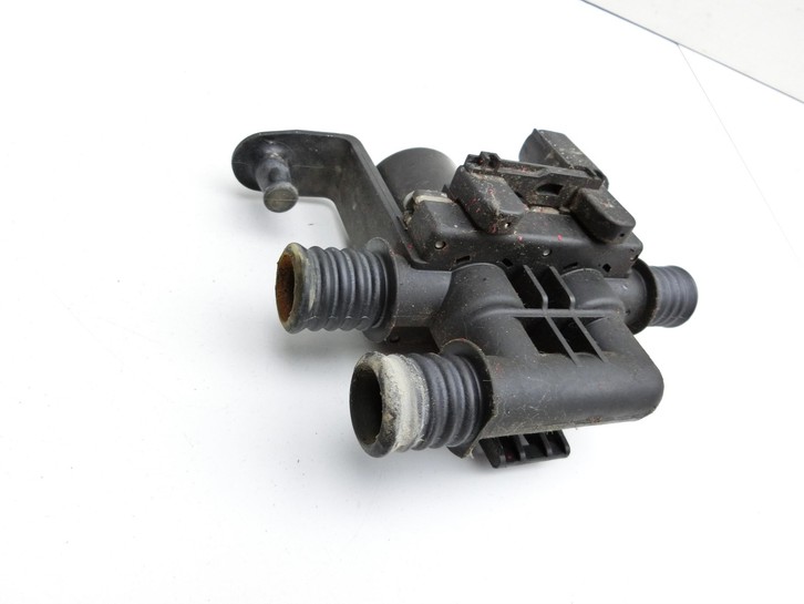 BMW E63 6er 645Ci 03-07 4,4 245KW Heizungsventil Wasserventil Heizung Klimaanlage BMW E63 6er 645Ci 03-07... Vorschau 2