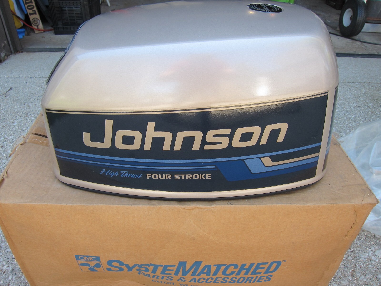NEW OLD STOCK Johnson Evinrude 9.9 Outboard Hood Cowl 438839