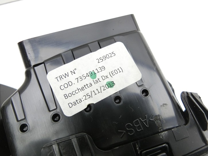 Fiat Panda 312 12-21 Luftdusche Luftdüse Rechts Fiat Panda 312 12-21 28.03.2014 735585167 735491139 gebraucht Vorschau 4