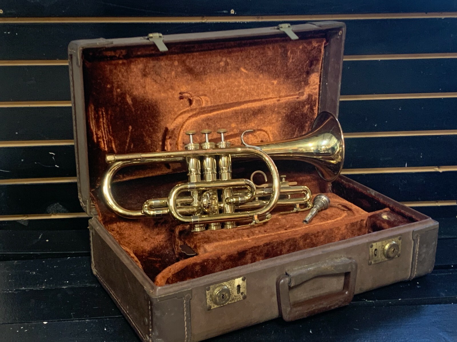 Vintage OLDS TRUMPET 1971 AMBASSADOR Mouthpiece Original Case