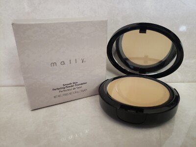 Mally Beauty Smooth Skin Perfecting Powder Foundation* LIGHT* NIB 