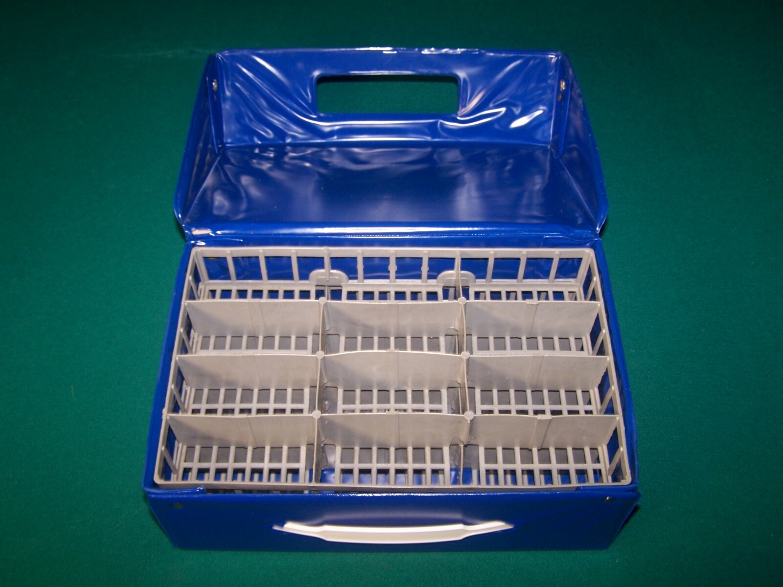 Vintage (24) Die Cast Car Case - Tara Toys Corp. No. 20150 Blue Case USA