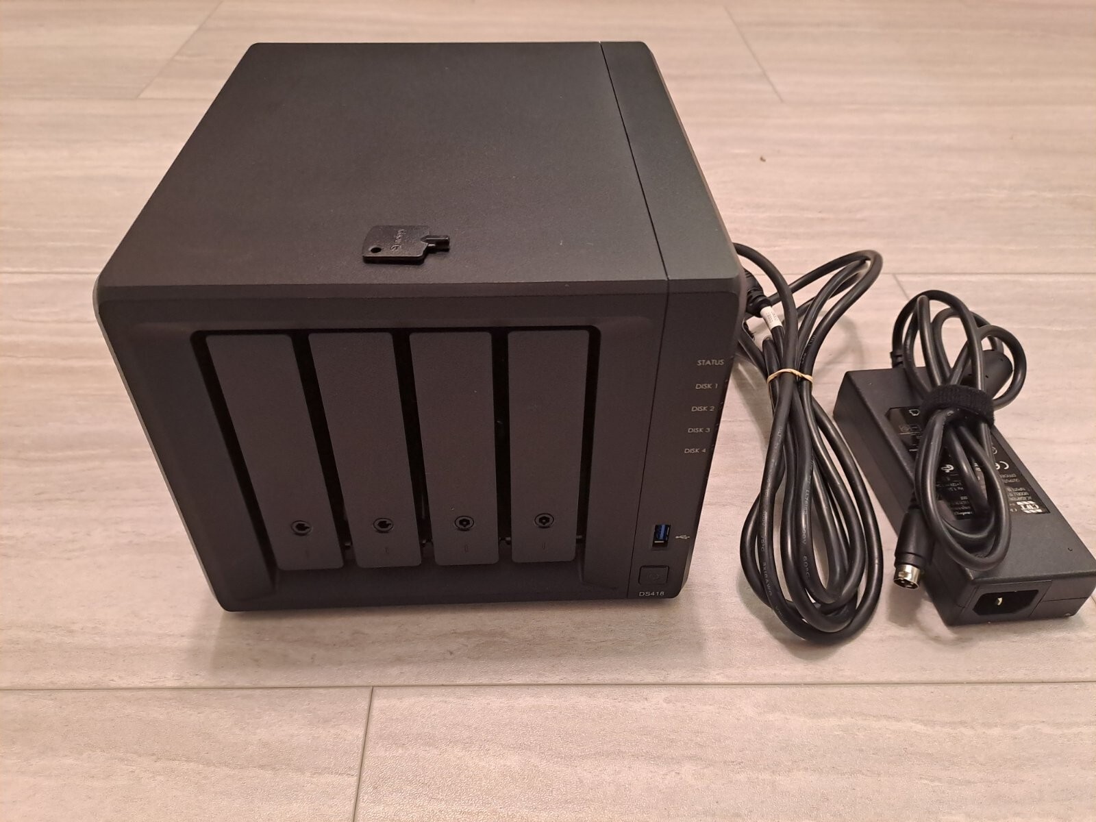 Synology DiskStation DS418 4-Bay NAS + 2 x 8TB Seagate HDD +