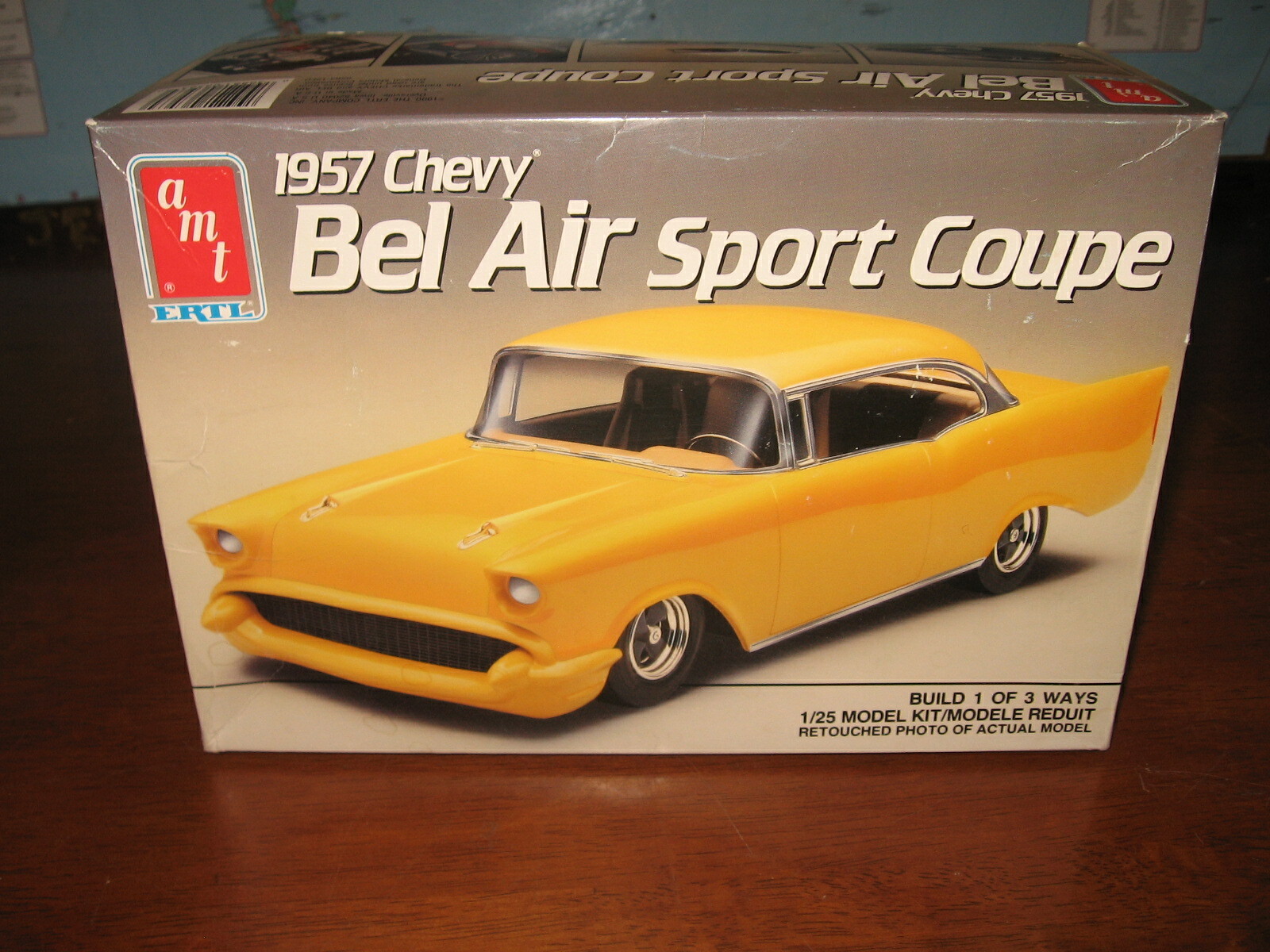 AMT 1957 Chevy Bel Air Sport Coupe 1/25 Scale Model Kit 6563