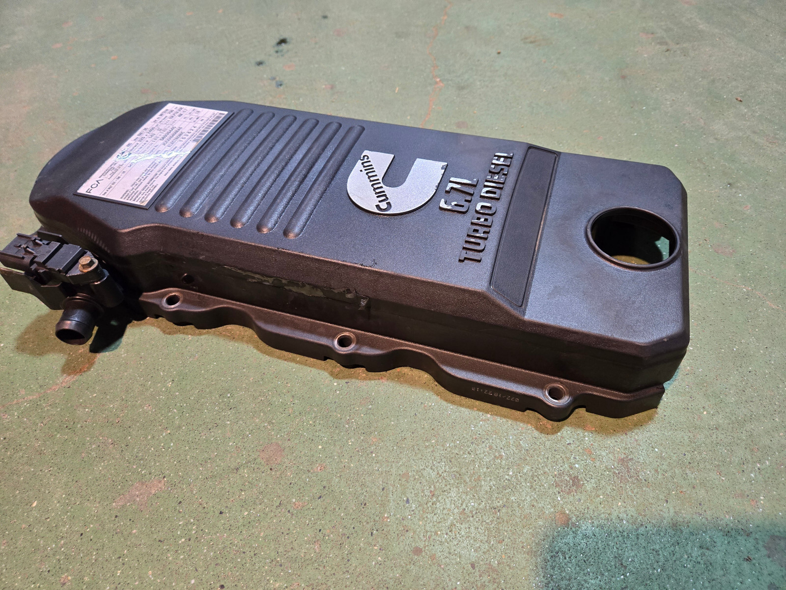 6.7l cummins upper valve cover 5446599 - Picture 7 of 11